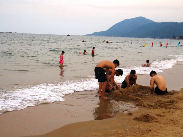 Phân tích vệt nước màu đục xuất hiện tại vùng biển Hà Tĩnh ảnh 1