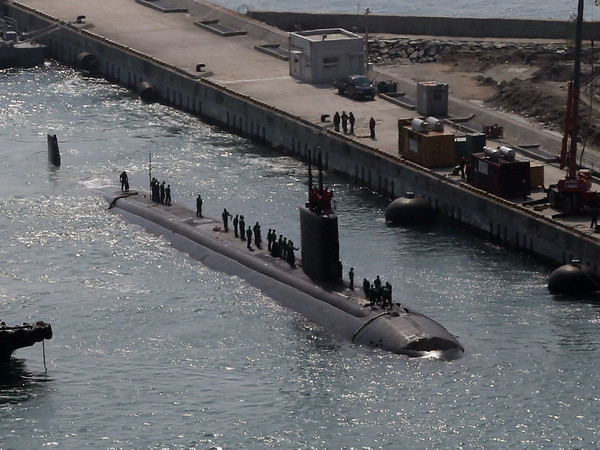 Tàu ngầm hạt nhân Mỹ bắt đầu cuộc Tập trận Băng ICEX-2016 ảnh 1