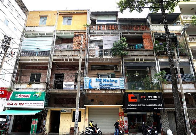 Khó di dời dân, tiến độ cải tạo chung cư cũ đang rất chậm ảnh 1