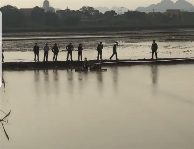 Ninh Bình: Một người tử vong do máy cày đè dưới ruộng ảnh 1