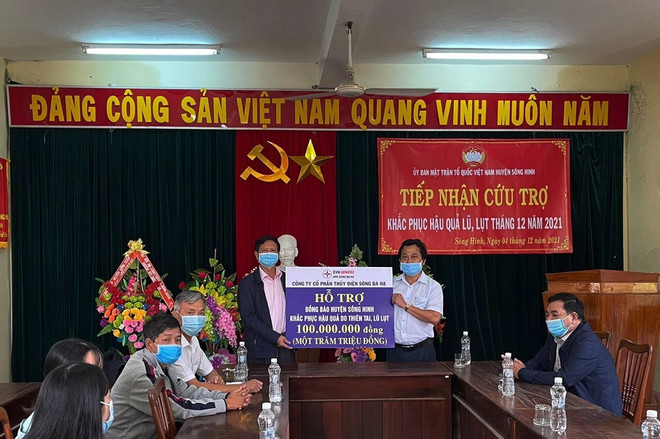 Hỗ trợ người dân bị ảnh hưởng do mưa, lũ tại tỉnh Phú Yên ảnh 1