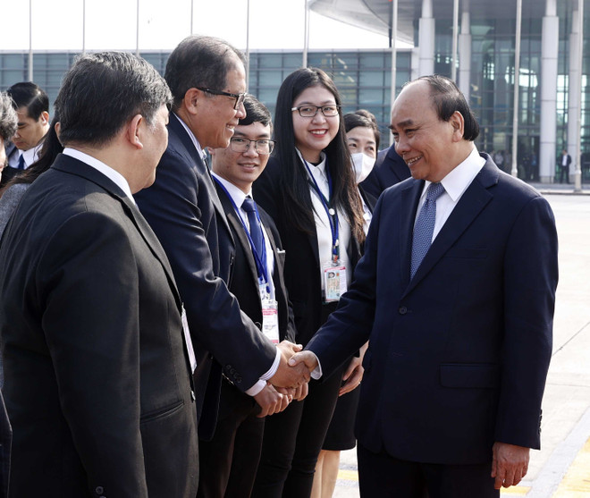 [Photo] Chủ tịch nước lên đường thăm cấp Nhà nước tới Indonesia ảnh 2