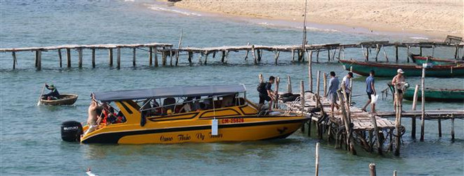 Phú Quốc lo vắng du khách dịp 30/4 do giá vé máy bay tăng cao ảnh 2