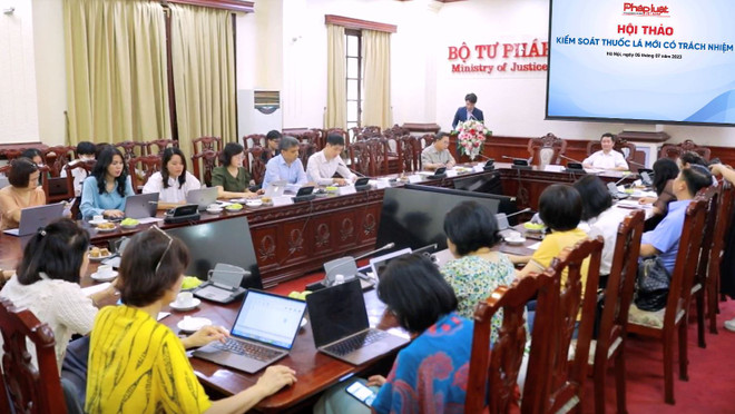 Toàn cảnh hội thảo Kiểm soát thuốc lá mới có trách nhiệm do báo Pháp luật Việt Nam tổ chức. (Nguồn: Vietnam+) Thiếu kiểm soát thuốc lá mới liệu có gián tiếp tạo ra tiêu cực? ảnh 1