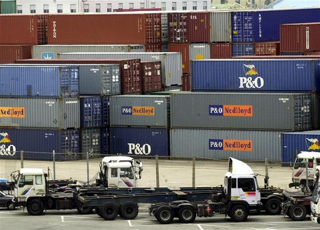 Các container hàng hóa tại cảng Busan, Hàn Quốc. (Ảnh: AFP/TTXVN) Hàn Quốc đặt mục tiêu lọt Top 5 nước xuất khẩu lớn nhất thế giới ảnh 1