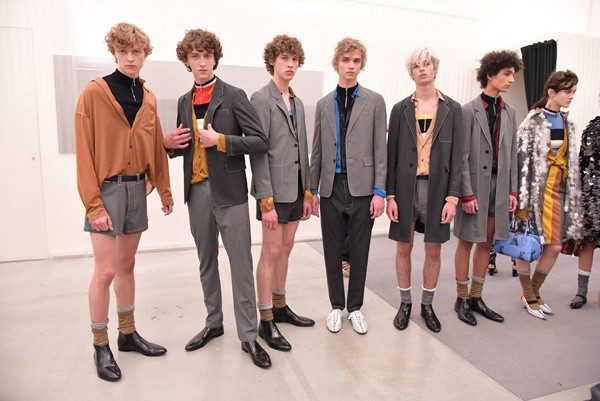 Những anh chàng nữ tính tiếp tục lên ngôi mùa Xuân Hè 2016 ảnh 4