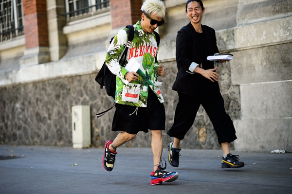 Những khoảnh khắc ấn tượng tại Tuần lễ Thời trang Paris ảnh 32