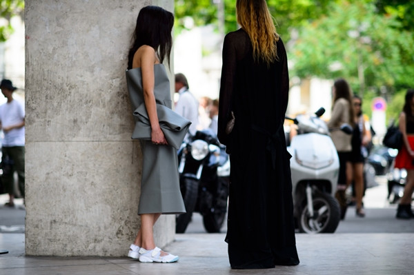 Những khoảnh khắc ấn tượng tại Tuần lễ Thời trang Paris ảnh 12