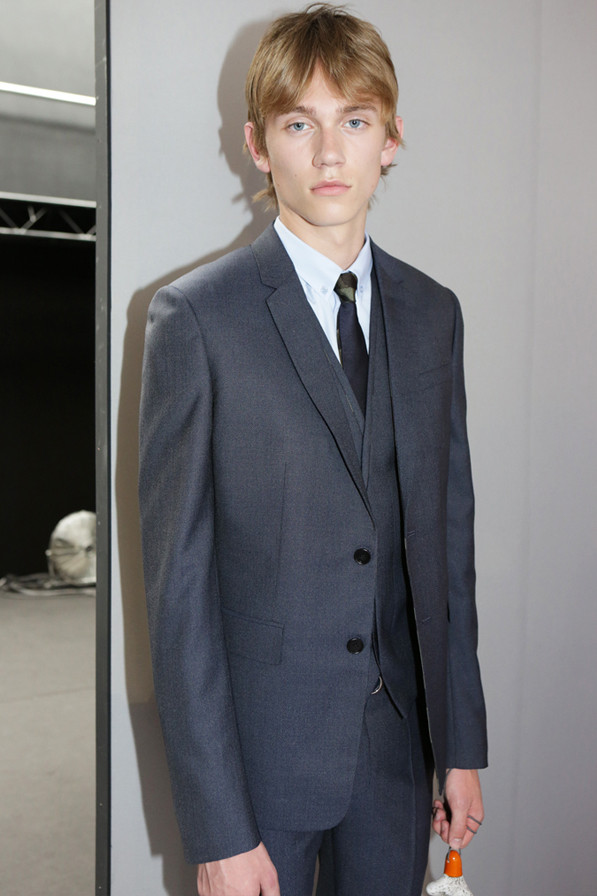 Dior Homme Xuân Hè 2016: Sự tương phản đầy mê hoặc ảnh 5