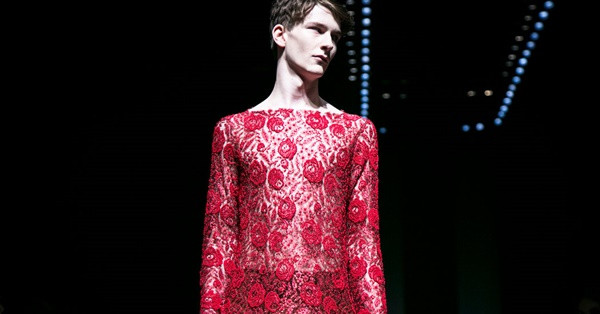 Những anh chàng nữ tính tiếp tục lên ngôi mùa Xuân Hè 2016 ảnh 1