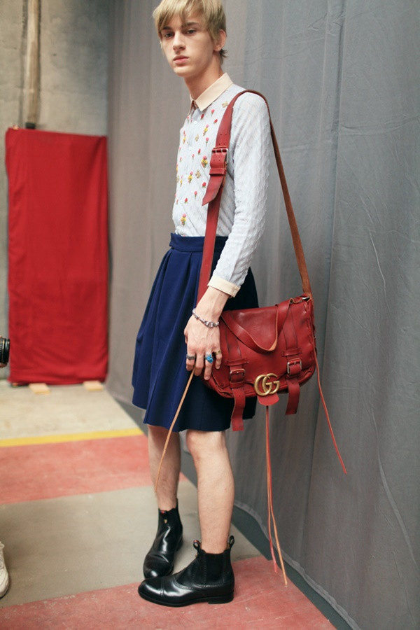 Những anh chàng nữ tính tiếp tục lên ngôi mùa Xuân Hè 2016 ảnh 7