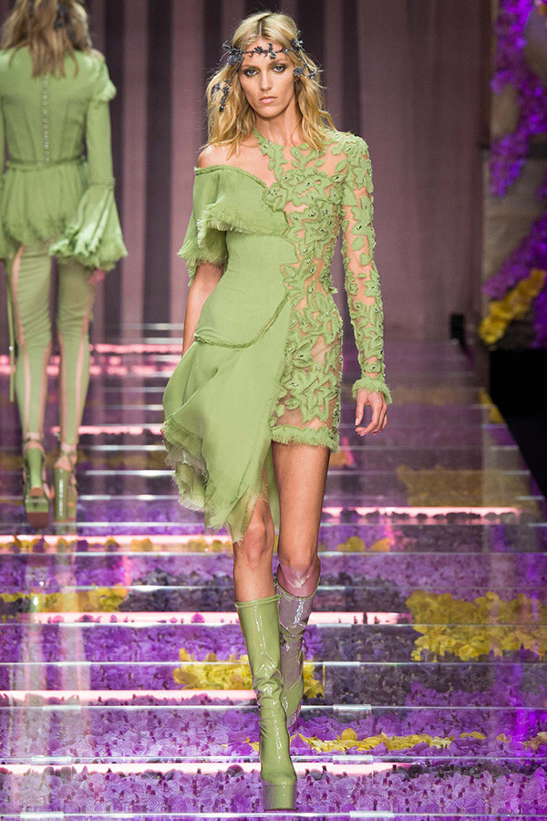 Huntington Whiteley "thiêu đốt" mọi ánh nhìn ở show Atelier Versace ảnh 12