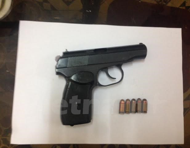 Bắt giữ súng và 2000 viên đạn giấu trong hàng hóa nhập từ Mỹ ảnh 1