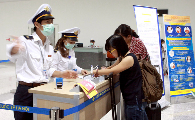 Cần đeo khẩu trang khi đến các cơ sở y tế để phòng MERS-CoV ảnh 1