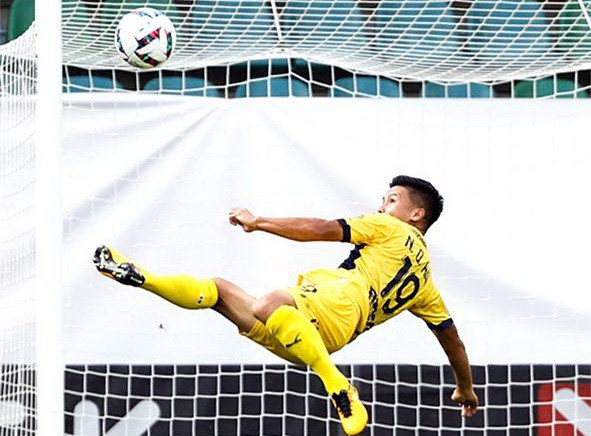 Tiền vệ Nguyễn Quang Hải chia tay câu lạc bộ Pau sớm 1 năm ảnh 1