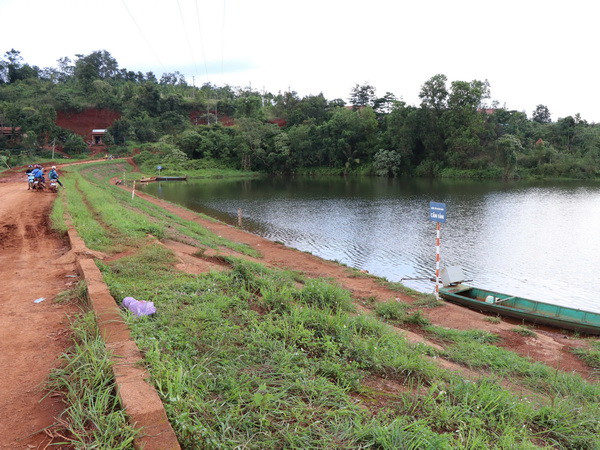 Rủ nhau đi tìm hoa phong lan, hai trẻ em chết đuối thương tâm ảnh 1