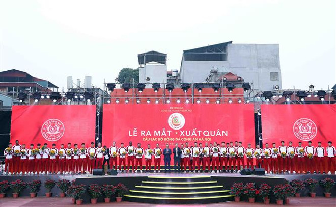 Bộ trưởng Tô Lâm dự lễ ra mắt câu lạc bộ bóng đá Công an Hà Nội ảnh 1