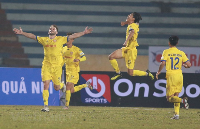 Nam Định thắng đậm Hà Nội trong ngày mở màn V-League 2021 ảnh 1