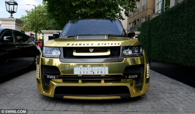 Siêu xe Range Rover bọc vàng gây xôn xao đường phố London ảnh 1