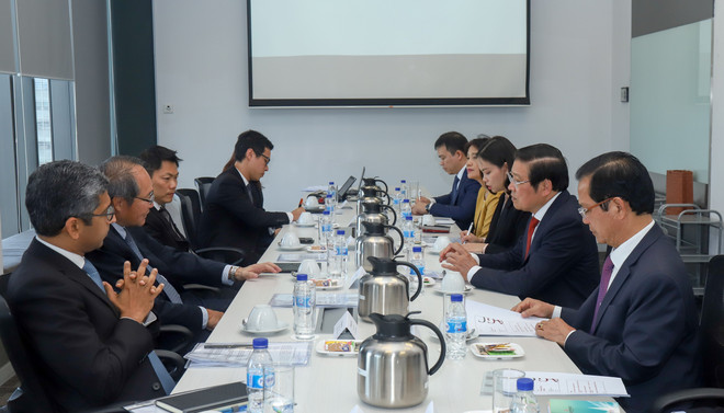 Ông Phan Đình Trạc làm việc với Tổng Chưởng lý Singapore Lucien Wong ngày 20/02. (Ảnh: Lê Dương/TTXVN) Singapore mong muốn đẩy mạnh quan hệ hợp tác nhiều mặt với Việt Nam ảnh 2