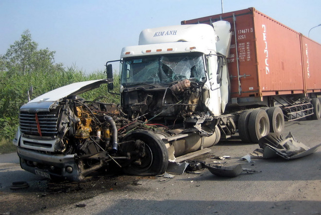 Thanh Hóa: Tai nạn giao thông nghiêm trọng làm 8 người chết ảnh 1