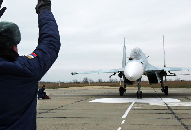 Cận cảnh Nga bổ sung 14 máy bay chiến đấu tới bán đảo Crimea ảnh 1