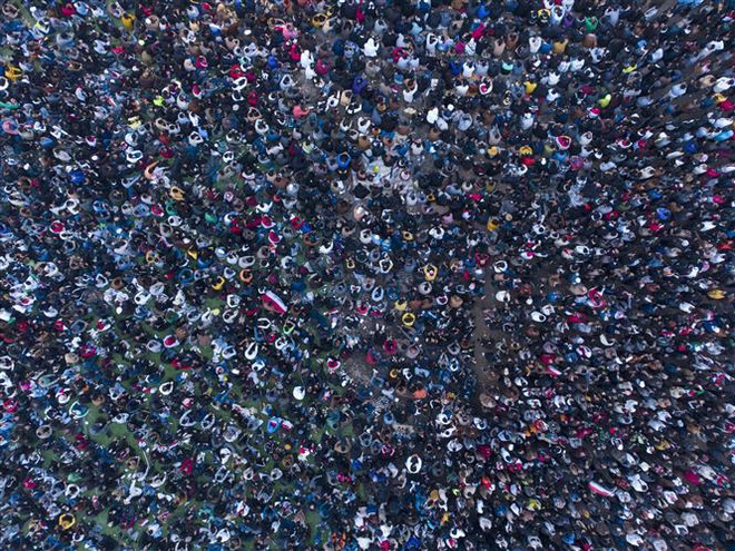 Giẫm đạp tại cúp bóng đá vùng Vịnh Arab, hàng chục người thương vong ảnh 1