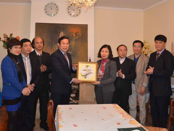 Cơ quan báo chí tại nước ngoài cần phát huy vai trò chủ lực ảnh 1