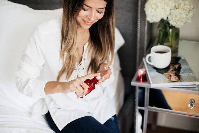 Nhìn lại top 7 sản phẩm chăm sóc da nổi bật trong năm 2016 ảnh 2