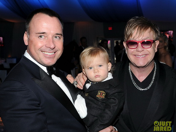 Elton John kết hôn với người bạn đời đồng tính lâu năm ảnh 1