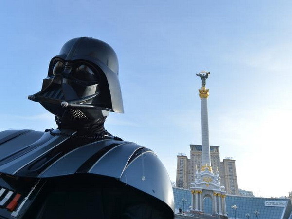 "Darth Vader" tuyên bố tranh cử tổng thống Ukraine ảnh 1