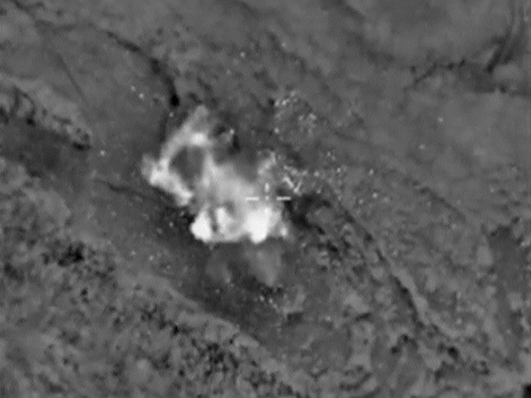 Nga ném bom ồ ạt vào những mục tiêu của tổ chức IS ở Syria ảnh 1
