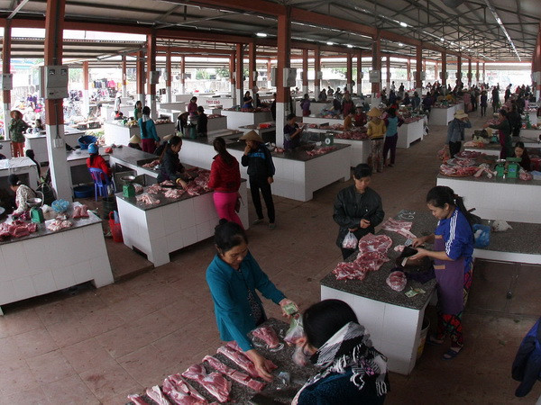 Xăng giảm nhỏ giọt, cước vận tải và hàng hóa "bình chân như vại" ảnh 1