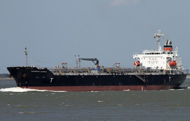 Hỗ trợ tàu Chemroad Journey mắc cạn trên biển Bình Thuận ảnh 1