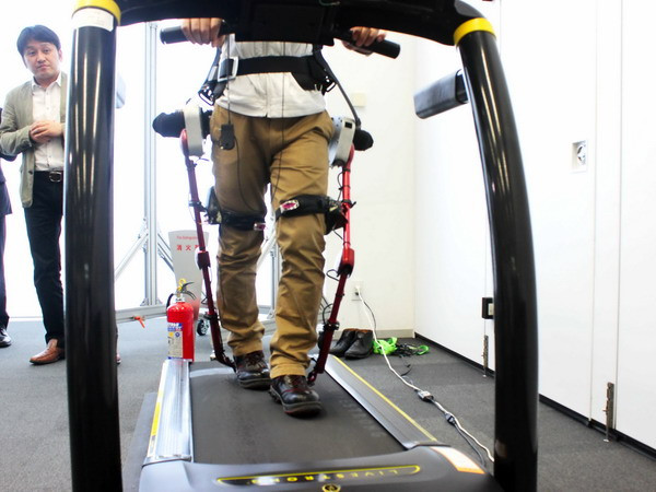 Panasonic ra mắt khung robot có thể trợ lực cho con người ảnh 2