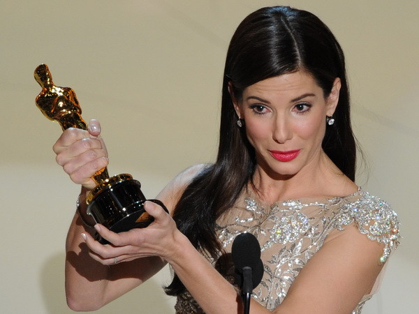 Sandra Bullock giành danh hiệu người phụ nữ đẹp nhất thế giới ảnh 1