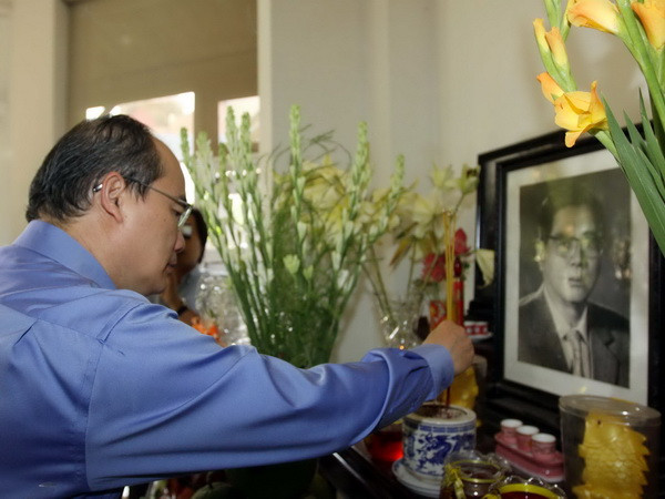 Chủ tịch Mặt trận Tổ quốc thăm hỏi gia đình các lãnh đạo tiêu biểu ảnh 1