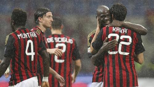 Kaka đã có màn trình diễn ấn tượng khi lập một siêu phẩm trong trận Milan gặp Lazio đêm qua (Nguồn: AFP). Kaka đã nói gì sau khi lập siêu phẩm cho AC Milan? ảnh 1