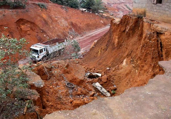 ​Người dân Tây Giang được bồi thường, rời "điểm nóng" mỏ sắt Nà Rụa ảnh 2