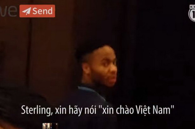 Ảnh CĐV Việt Nam đốt vé trận Manchester City gây sốt trên báo Anh ảnh 2