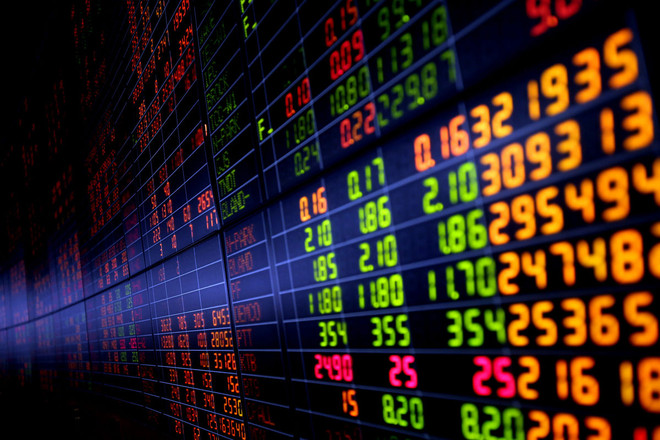 Chờ đợi Fed công bố kết quả, chứng khoán biến động trái chiều ảnh 1