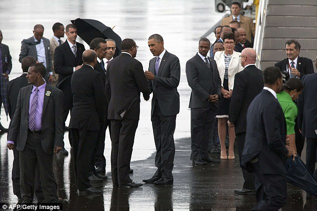 Mỹ "sốt ruột" khi Trung Quốc đầu tư chóng mặt tại châu Phi? ảnh 2