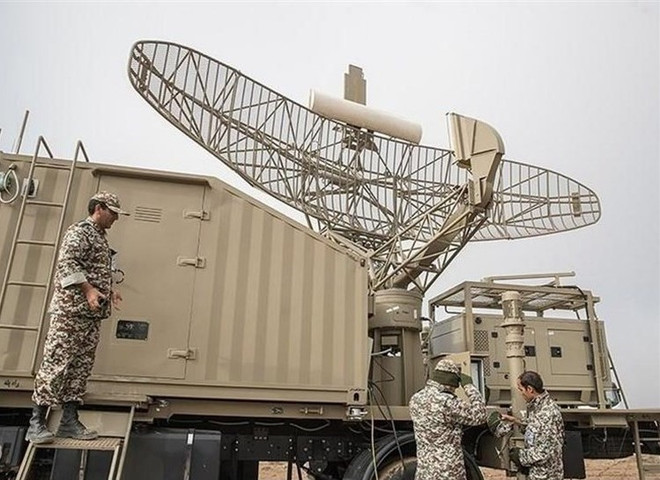 (Nguồn: Tasnim News Agency) Iran ra mắt hệ thống radar có thể phát hiện phương tiện bay siêu nhỏ ảnh 1