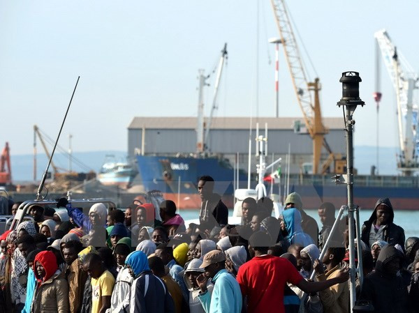 Anh sẽ phạt nặng chủ lao động tuyển người nhập cư bất hợp pháp ảnh 1