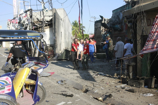 Philippines: Đánh bom xe gần quán rượu khiến 49 người thương vong ảnh 1