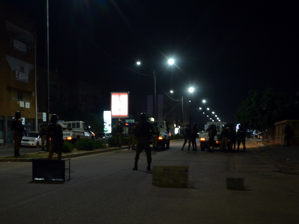 Vụ tấn công tại Burkina Faso: Vẫn còn con tin kẹt trong tòa nhà ảnh 1