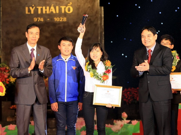 Tuyên dương 10 gương mặt trẻ Thủ đô tiêu biểu năm 2015 ảnh 1