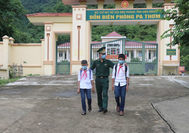 Chắp cánh ước mơ cho học sinh nghèo dân tộc thiểu số vùng biên ảnh 2