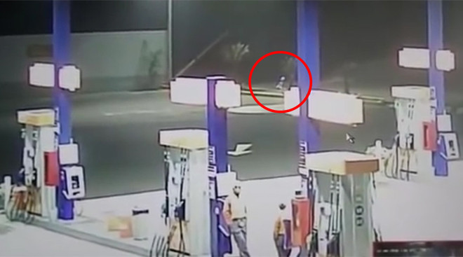 Thực hư chuyện “người ngoài hành tinh” xuất hiện ở trạm xăng ảnh 1