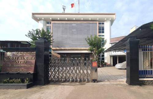 Khởi tố một cán bộ Cảng vụ Hàng hải Cần Thơ vì buôn hàng giả ảnh 1